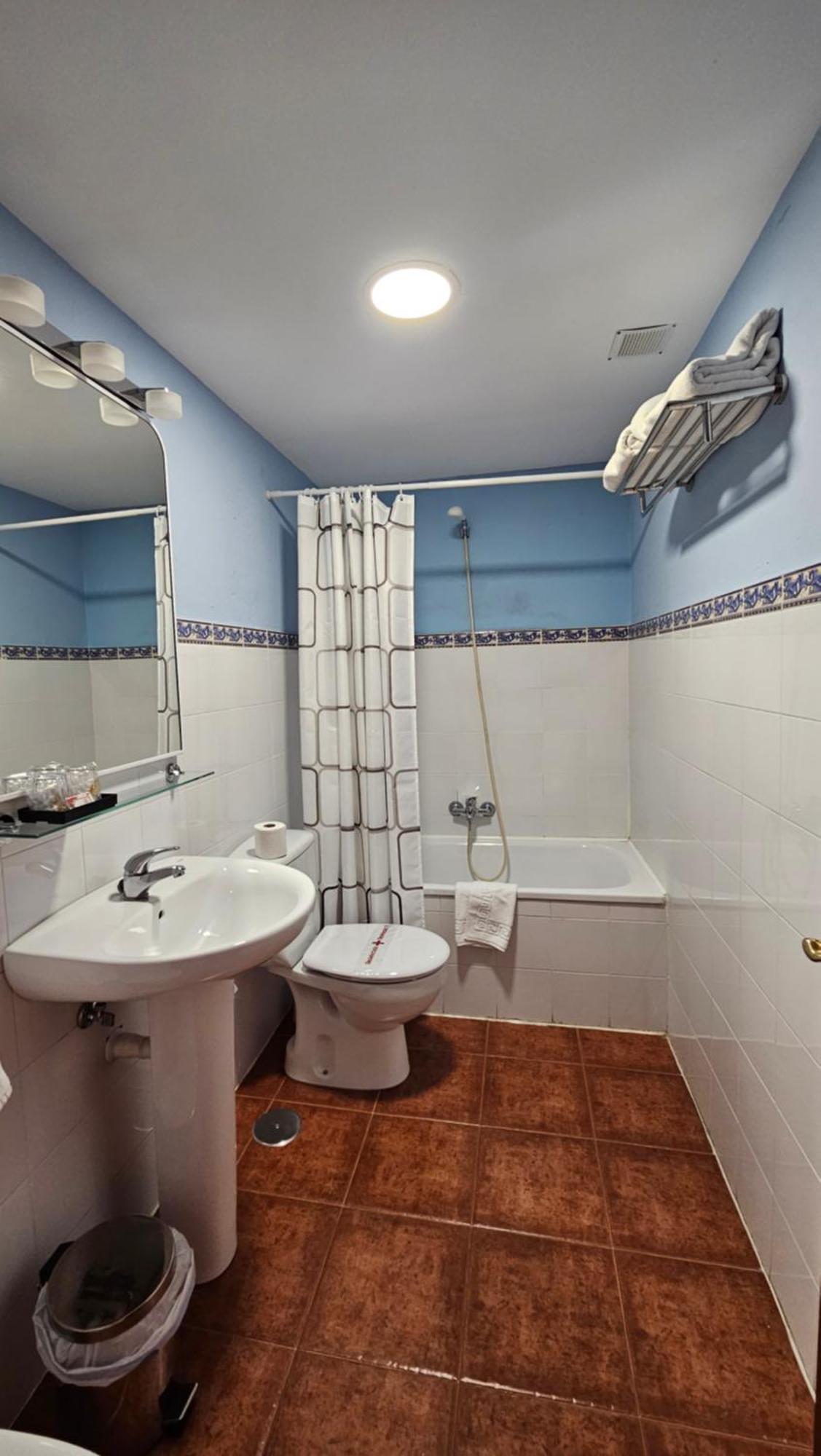 Hostal Albe Carrión de los Condes Esterno foto